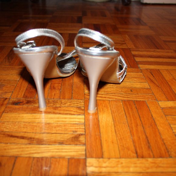 Silver high heeled opened back opened toed shoe - Picture 4 of 4
